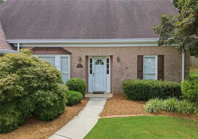 Photo 2 of Single family home for sale at 345 N Farm Dr, Alpharetta, GA 30004 | MLS# 7822601 | Listing updated on 2026-09-10