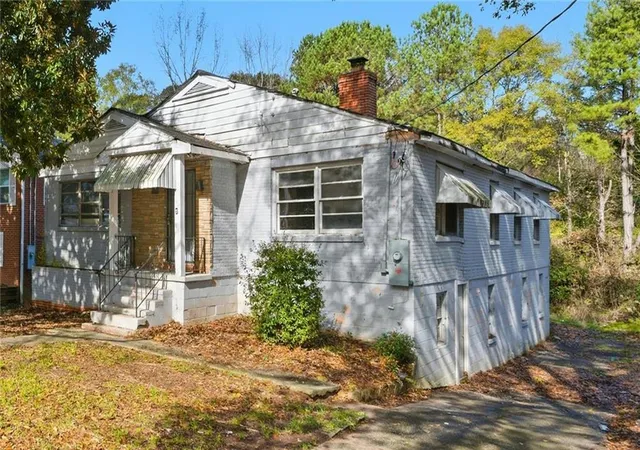 Photo 2 of Single family home for sale at 1431 Nw Sharon St, Atlanta, GA 30314 | MLS# 7822667 | Listing updated on 2026-08-21