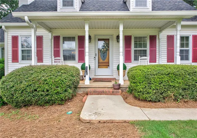 Photo 2 of Single family home for sale at 3679 Maple Frg Ln, Gainesville, GA 30504 | MLS# 7818314 | Listing updated on 2026-09-19