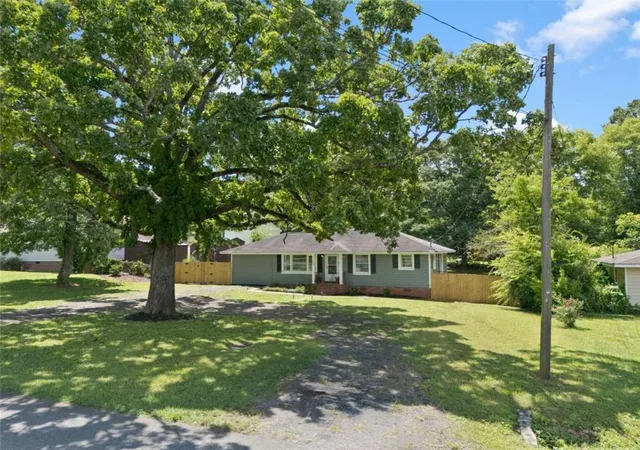 2nd image of 1306 Calhoun Ave, Rome, GA 30161 | MLS# 7795426