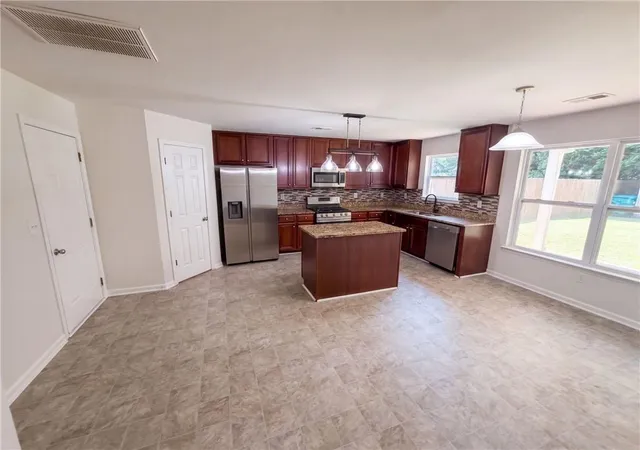 2nd image of 538 Walnut Wy, Palmetto, GA 30268 | MLS# 7825757