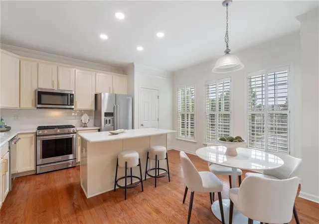 Photo 4 of Townhouse for sale at 4697 Wehunt Cmns Dr SE, Smyrna, GA 30082 | MLS# 7804720 | Listing updated on 2026-08-26