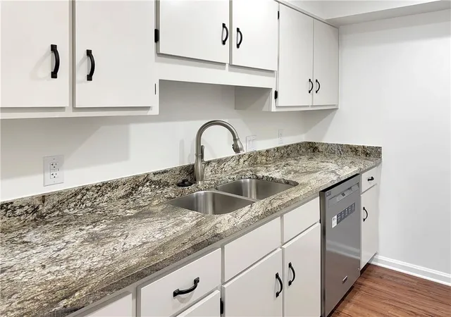 2nd image of 475 Mount Vernon Hwy Ne #C131, Sandy Springs, GA 30328 | MLS# 7772358