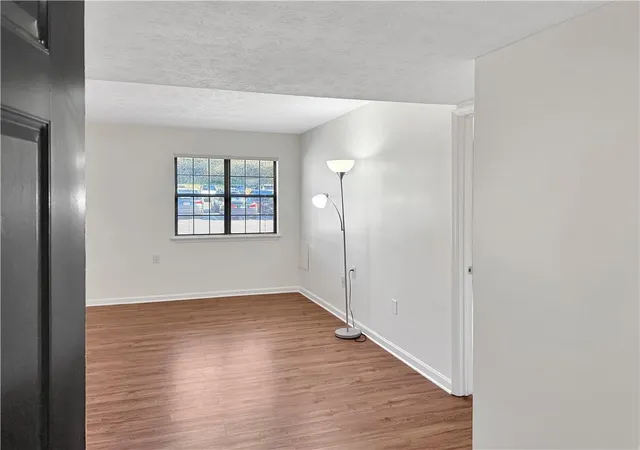 Photo 3 of Sale Pending at 475 Mount Vernon Hwy Ne #C131, Sandy Springs, GA 30328 | MLS# 7772358 | Listing updated on 2026-10-01