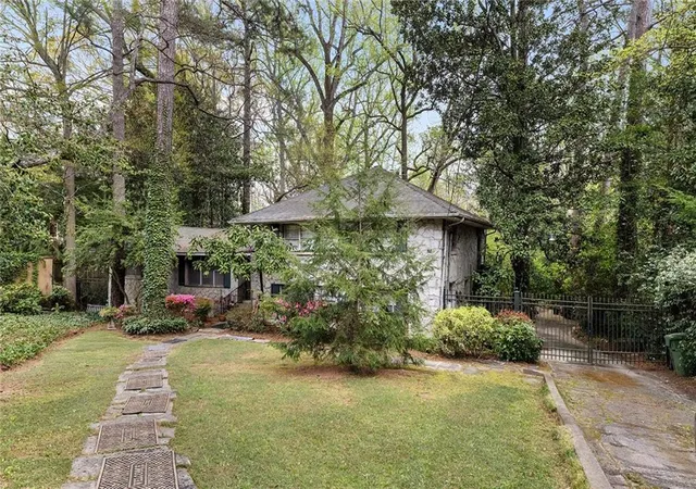 2nd image of 747 Lullwater Rd Ne, Atlanta, GA 30307 | MLS# 7744480