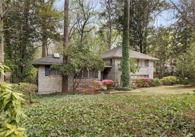 4th image of 747 Lullwater Rd Ne, Atlanta, GA 30307 | MLS# 7744480