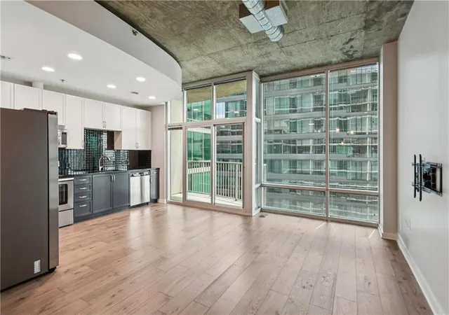 2nd image of 923 Peachtree St Ne #1523, Atlanta, GA 30309 | MLS# 7770835