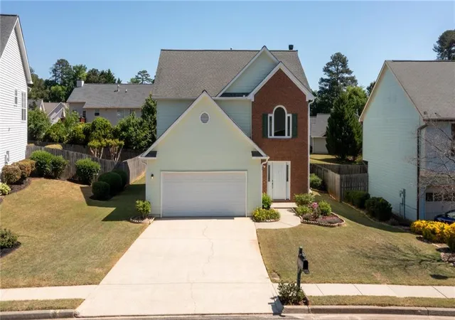 Photo 2 of Single family home for sale at 4917 Overlook View Ct, Duluth, GA 30096 | MLS# 7747511 | Listing updated on 2026-08-27