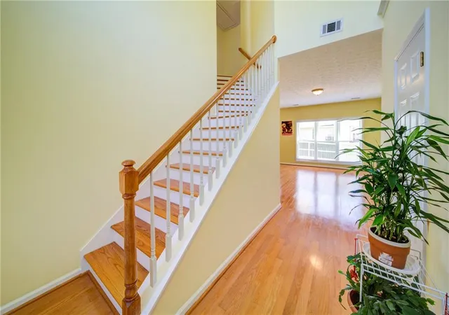 Photo 3 of Single family home for sale at 4917 Overlook View Ct, Duluth, GA 30096 | MLS# 7747511 | Listing updated on 2026-08-27