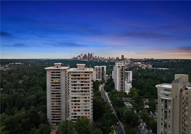 Listing Photo 2 - Condo for sale in building located at 2575 Peachtree Rd Ne, Atlanta, GA 30305 - Unit #4H