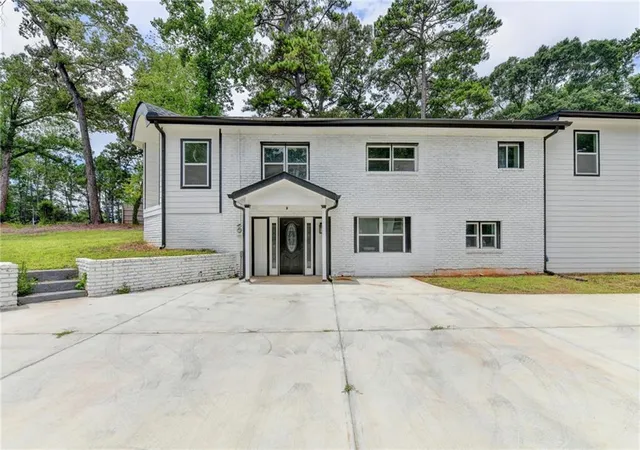 Photo 1 of Single family home for sale at 3178 N Druid Hills Rd, Decatur, GA 30033 | MLS# 7809359 | Listing updated on 2026-08-26
