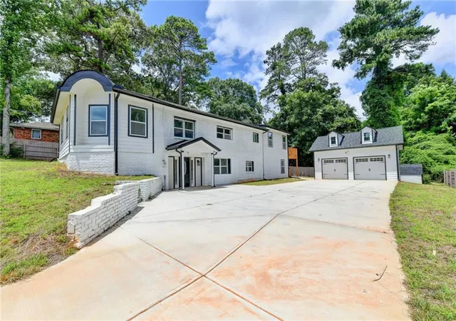 Photo 3 of Single family home for sale at 3178 N Druid Hills Rd, Decatur, GA 30033 | MLS# 7809359 | Listing updated on 2026-08-26