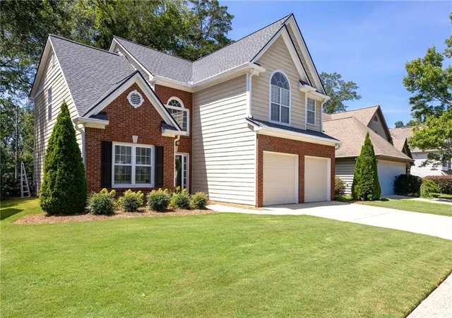 Photo 2 of Sale Pending at 60 Whitlock Sq Sw, Marietta, GA 30064 | MLS# 7824209 | Listing updated on 2026-09-02