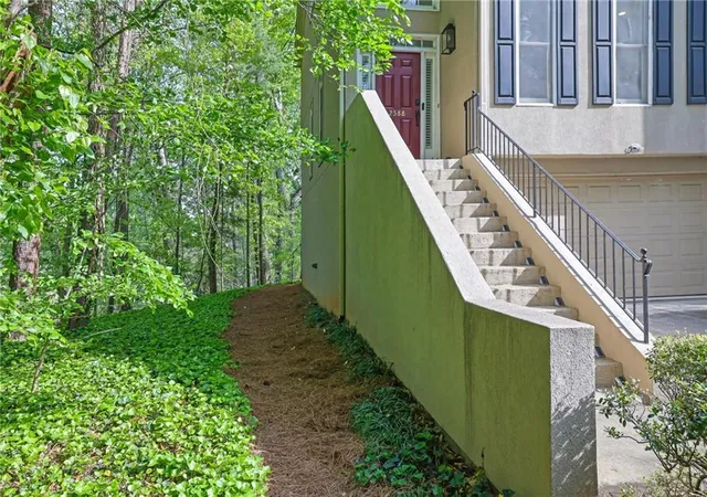 Photo 4 of Townhouse for sale at 2588 Oakwood Way SE, Smyrna, GA 30080 | MLS# 7819849 | Listing updated on 2026-09-13