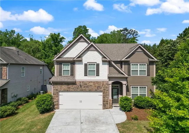 Homes for sale in Cumming, GA | 2080 Redbarn Ct, Cumming, GA 30040 | MLS# 7768155
