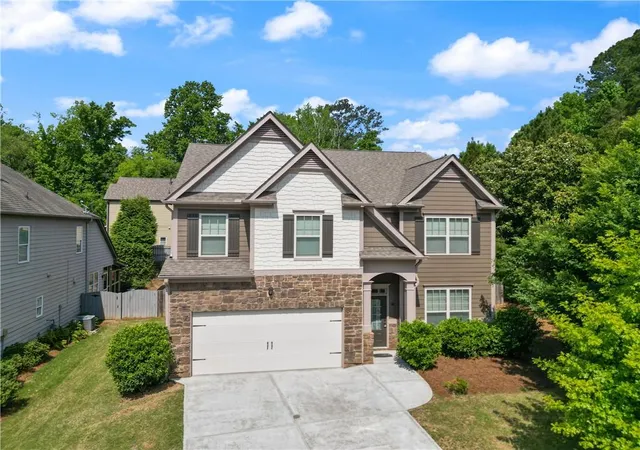 Homes for sale in Cumming, GA | 2080 Redbarn Ct, Cumming, GA 30040 | MLS# 7768155