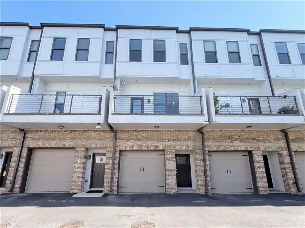 Listing Photo 1 - Condo for sale in 2030 Main St Nw located at 2030 Main St Nw, Atlanta, GA 30318 - Unit #203