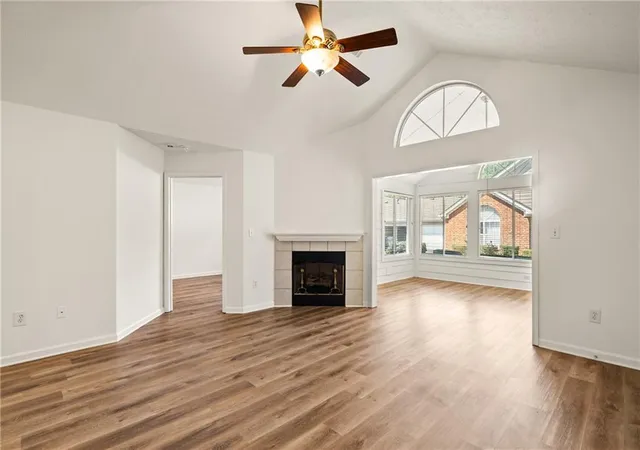 Listing Photo 4 - Condo for sale in building located at 4488 Orch Trace, Roswell, GA 30076