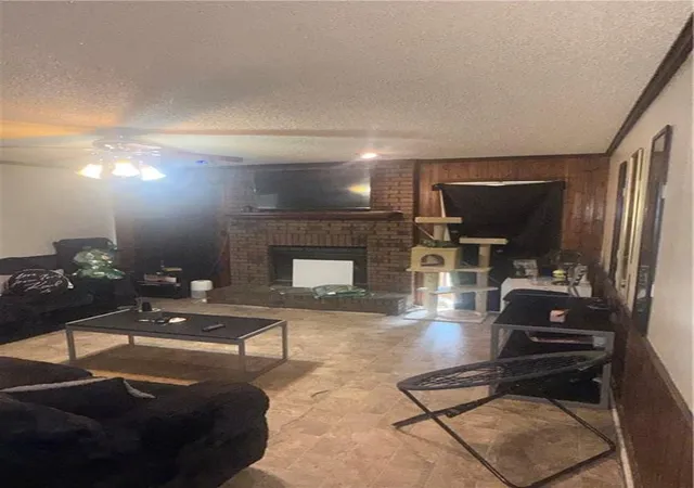 Photo 3 of Single family home for sale at 2313 Glynn Cir, Valdosta, GA 31602 | MLS# 7815178 | Listing updated on 2026-08-08