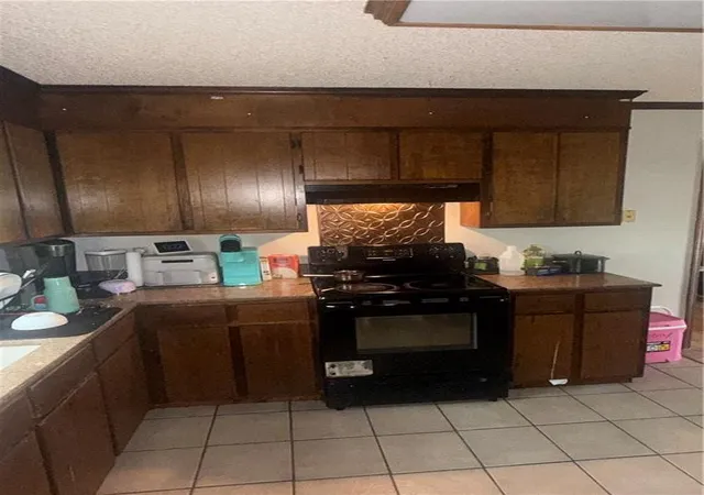 Photo 4 of Single family home for sale at 2313 Glynn Cir, Valdosta, GA 31602 | MLS# 7815178 | Listing updated on 2026-08-08