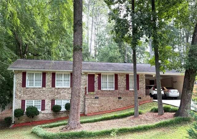 Photo 3 of Sale Pending at 866 Killian Hl Rd SW, Lilburn, GA 30047 | MLS# 7791015 | Listing updated on 2026-09-15