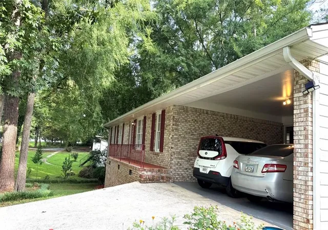 Photo 4 of Sale Pending at 866 Killian Hl Rd SW, Lilburn, GA 30047 | MLS# 7791015 | Listing updated on 2026-09-15