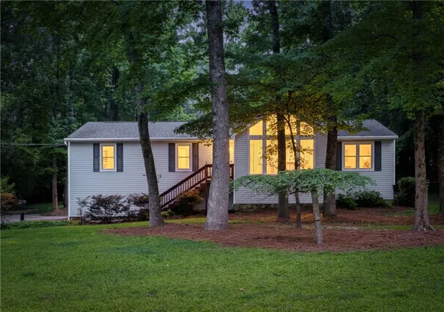Photo 2 of Single family home for sale at 510 Magnolia Dr, Woodstock, GA 30188 | MLS# 7749418 | Listing updated on 2026-09-24