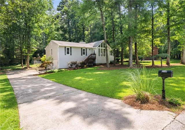Photo 3 of Single family home for sale at 510 Magnolia Dr, Woodstock, GA 30188 | MLS# 7749418 | Listing updated on 2026-09-24