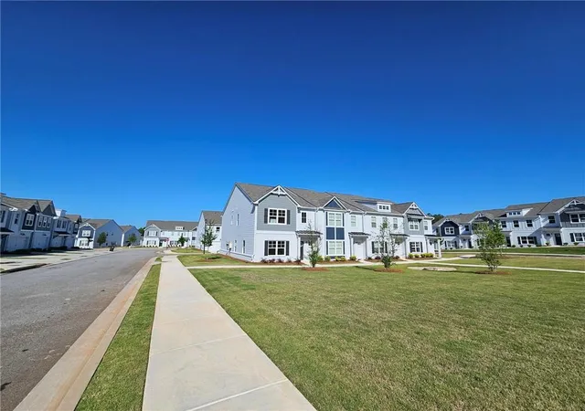 3rd image of 2510 Riverside Rd, Conyers, GA 30013 | MLS# 7772866