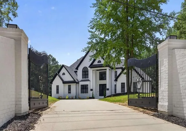 Photo 2 of Sale Pending at 3285 Stonewall Tell Rd, Atlanta, GA 30349 | MLS# 7800537 | Listing updated on 2026-09-14