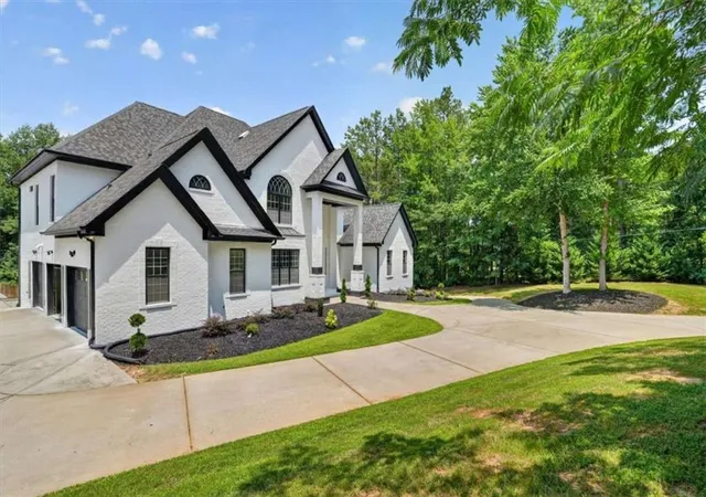 Photo 2 of Sale Pending at 3285 Stonewall Tell Rd, Atlanta, GA 30349 | MLS# 7800537 | Listing updated on 2026-09-14
