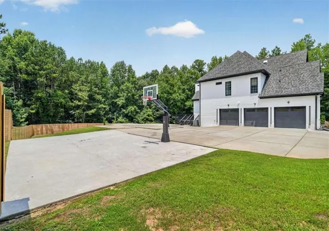 Photo 3 of Sale Pending at 3285 Stonewall Tell Rd, Atlanta, GA 30349 | MLS# 7800537 | Listing updated on 2026-09-14