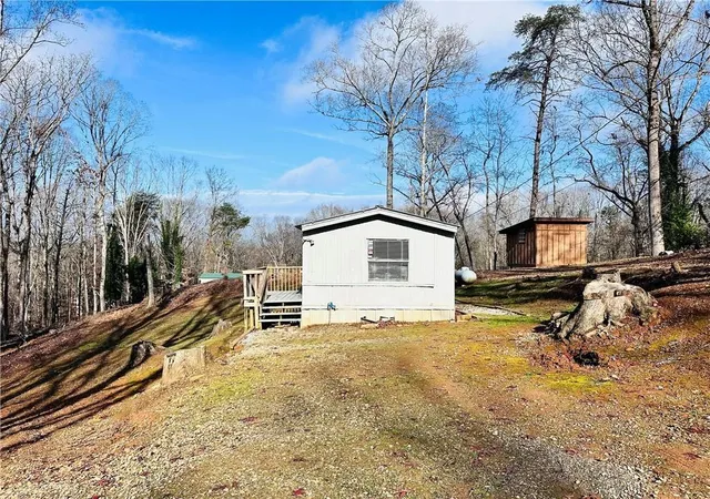 3rd image of 6134 Grant Ford Rd, Gainesville, GA 30506 | MLS# 7691850