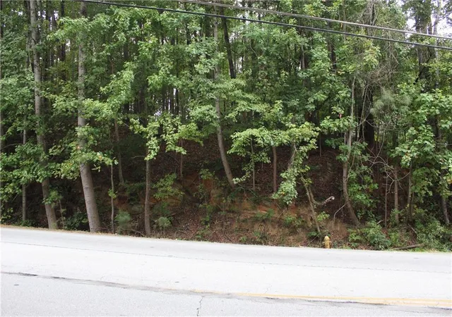2nd image of 433 N Deshong, Stone Mountain, GA 30087 | MLS# 7753144