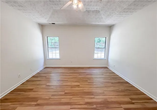 4th image of 835 Shadow Lake Dr, Lithonia, GA 30058 | MLS# 7787825