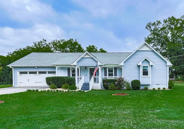 1st image of 10 Southwood Dr Nw, Adairsville, GA 30103 | MLS# 7808876