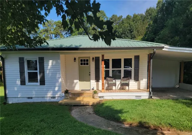 Photo 4 of Single family home for sale at 1477 S Highway 100, Bowdon, GA 30108 | MLS# 7823638 | Listing updated on 2026-09-14