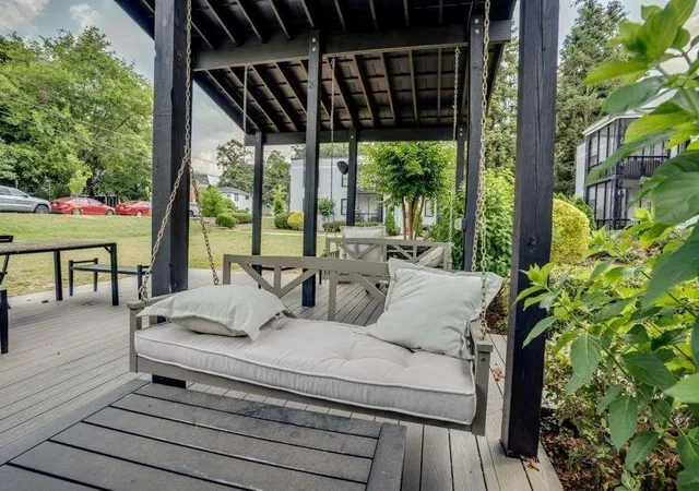 2nd image of 68 Peachtree Memorial Dr NW, Atlanta, GA 30309