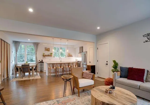 4th image of 68 Peachtree Memorial Dr NW, Atlanta, GA 30309