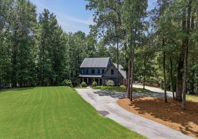 Photo 2 of Single family home for sale at 992 Oak Grv Rd, Carrollton, GA 30117 | MLS# 7818688 | Listing updated on 2026-08-11