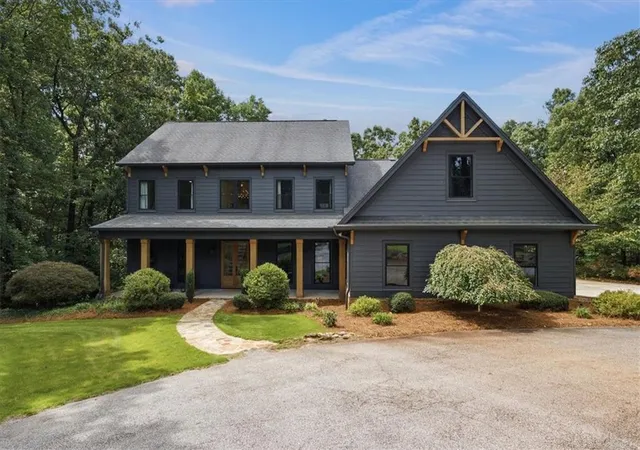 Photo 4 of Single family home for sale at 992 Oak Grv Rd, Carrollton, GA 30117 | MLS# 7818688 | Listing updated on 2026-08-11