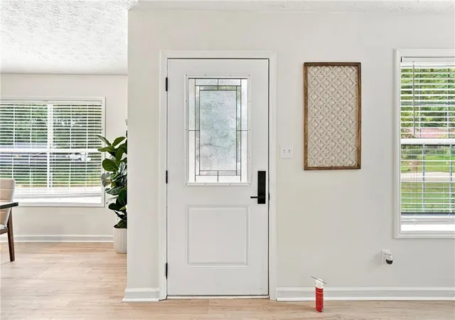 Photo 3 of Sale Pending at 333 Farm Pl Ct Ne, Woodstock, GA 30188 | MLS# 7812353 | Listing updated on 2026-09-01