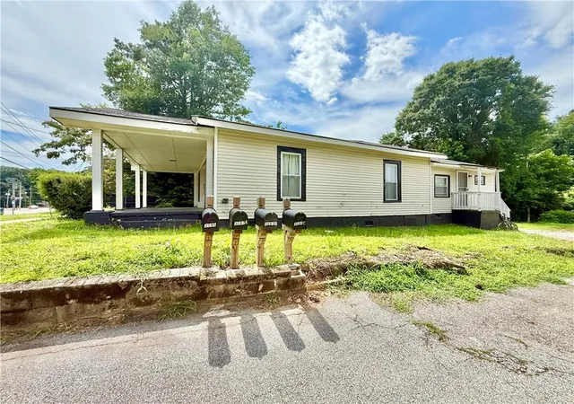 3rd image of 3095 Washington Rd, Atlanta, GA 30344 | MLS# 7794611