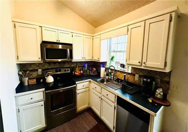 Photo 3 of Single family home for sale at 6600 Crystal Cvs Trl, Gainesville, GA 30506 | MLS# 7818892 | Listing updated on 2026-08-11