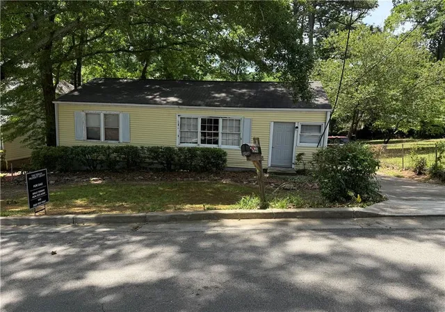 1st image of 2648 Hickory Hill Dr Se, Smyrna, GA 30080 | MLS# 7772308