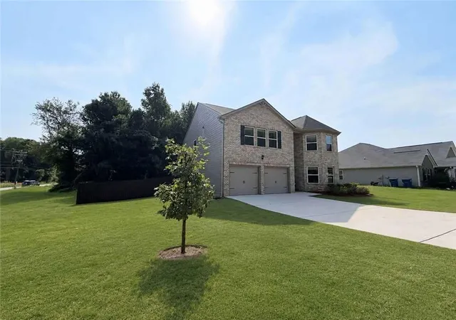 Photo 3 of Sale Pending at 403 Limerick Way, Hampton, GA 30228 | MLS# 7822450 | Listing updated on 2026-10-09
