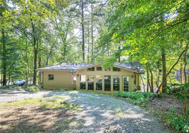 1st image of 40 Oriole Dr Se, White, GA 30184 | MLS# 7801200