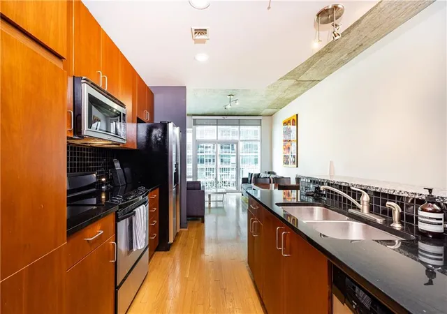 Photo 4 of Condo for sale at 943 Peachtree St NE #902, Atlanta, GA 30309 | MLS# 7811064 | Listing updated on 2026-08-20