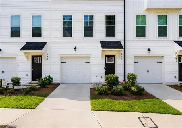 Photo 2 of Townhouse for sale at 140 Werner Brk Way SW, Atlanta, GA 30354 | MLS# 7823102 | Listing updated on 2026-10-21