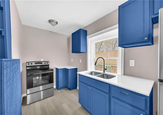 Listing Photo 5 - Condo for sale in building located at 597 Mary St SW, Atlanta, GA 30310